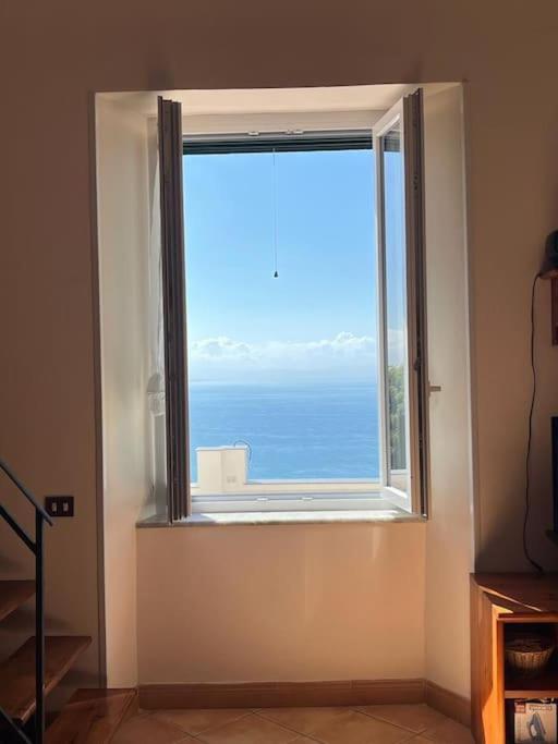 Albori Bilocale Panoramico Apartment *